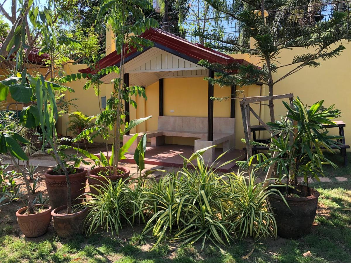 Strutz Art Garden Resort Bangued Extérieur photo
