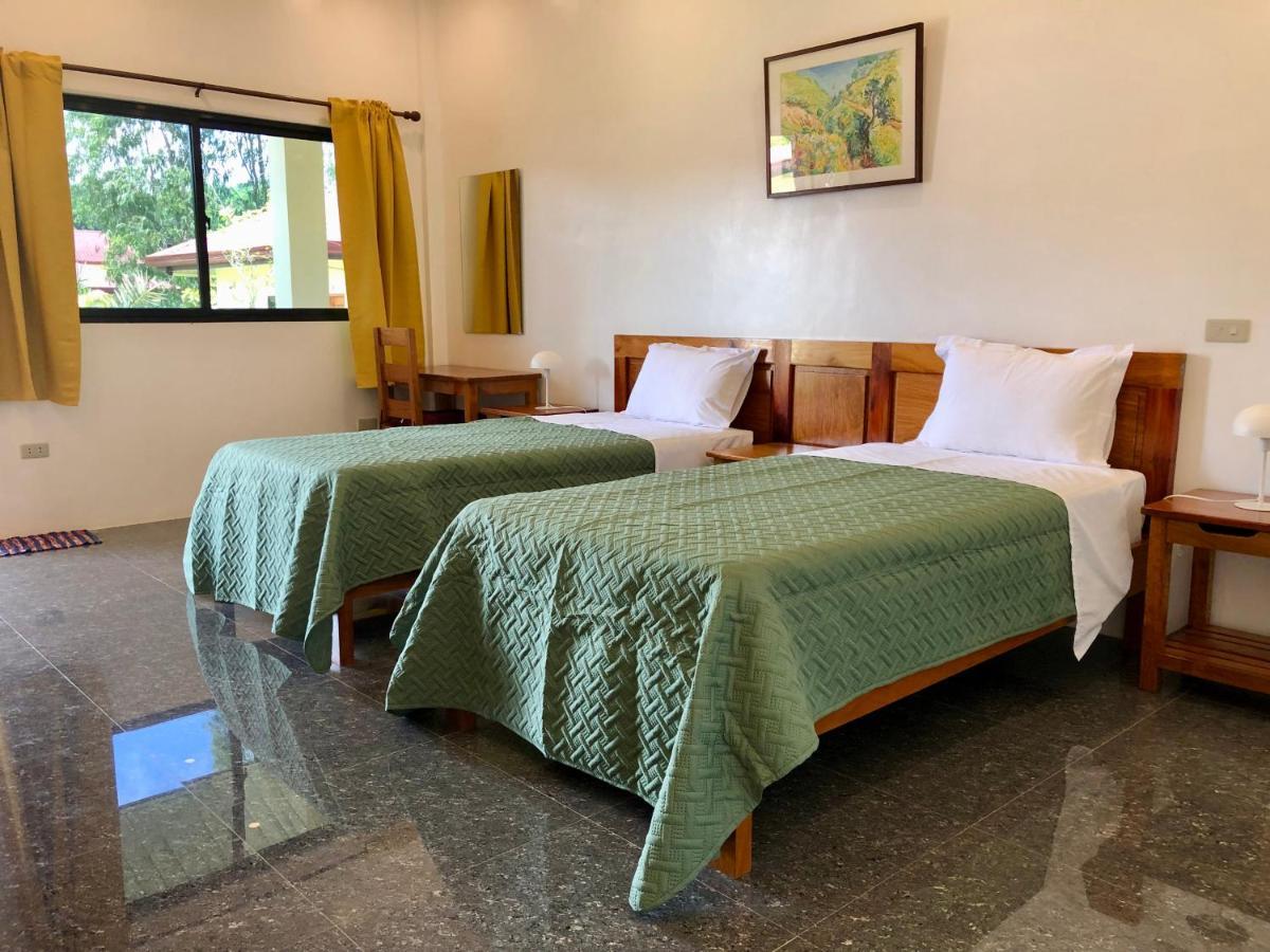 Strutz Art Garden Resort Bangued Extérieur photo