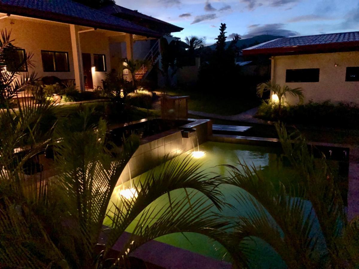 Strutz Art Garden Resort Bangued Extérieur photo