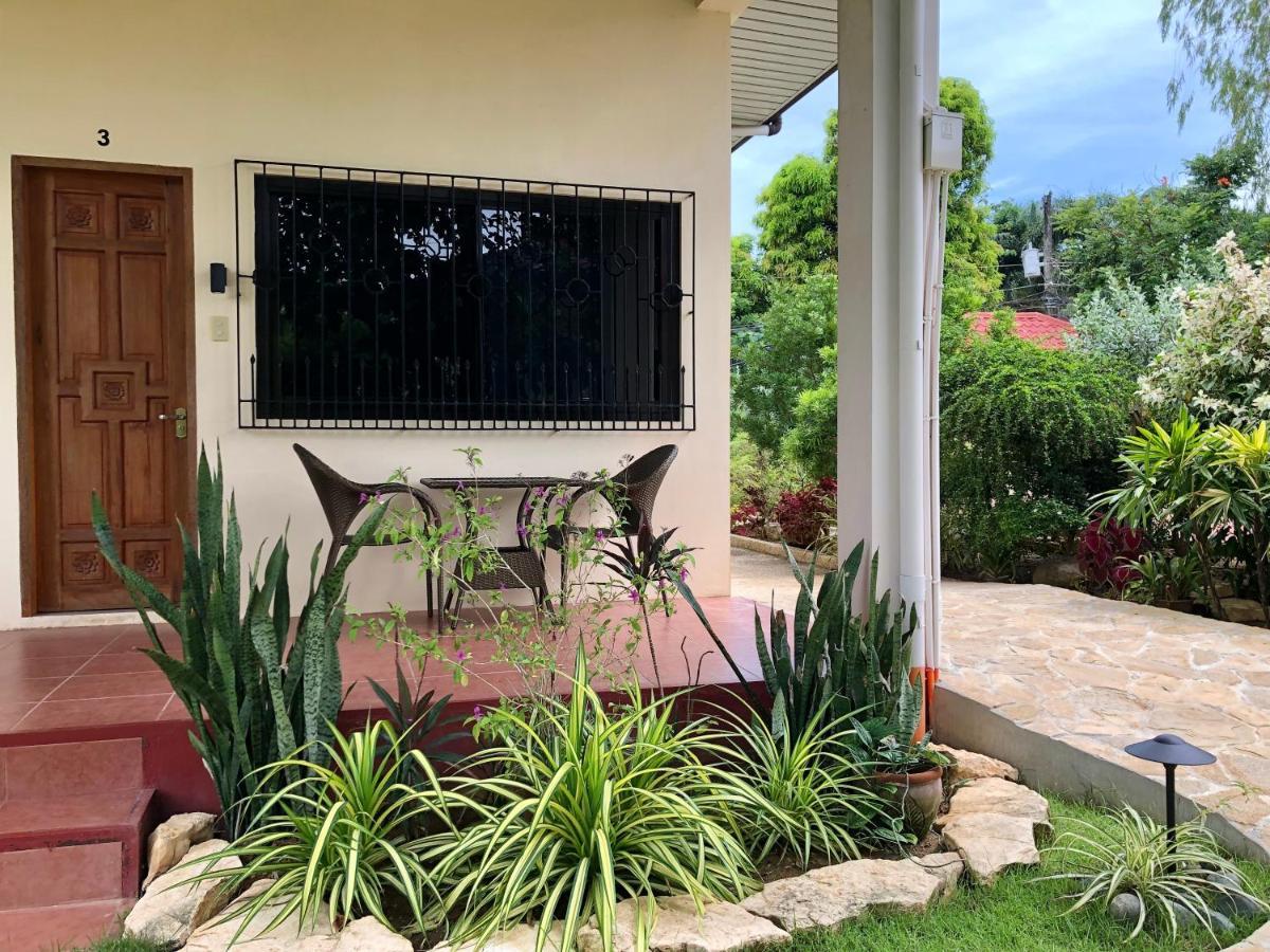 Strutz Art Garden Resort Bangued Extérieur photo