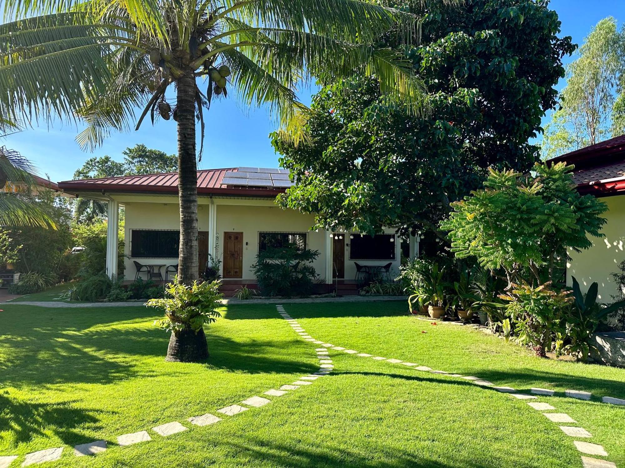Strutz Art Garden Resort Bangued Extérieur photo